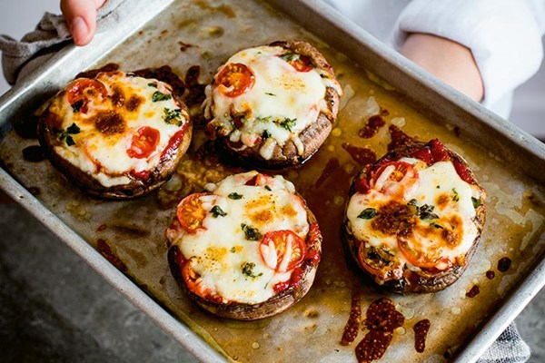Low-carb portobello 'pizzas'