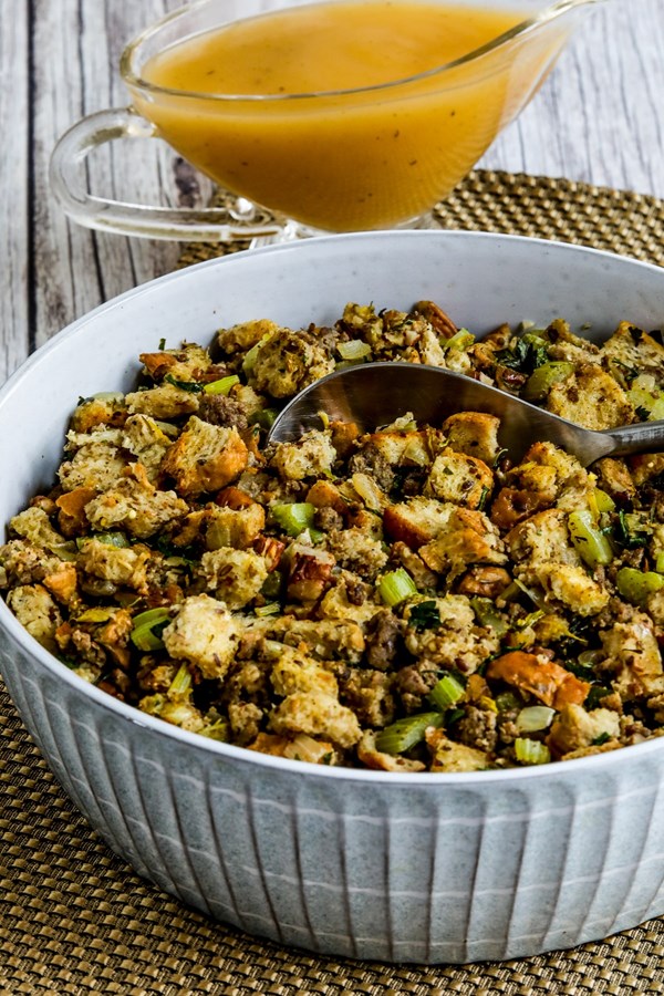 Low-carb stuffing (with sausage and pecans)