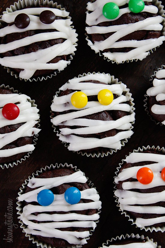 Low-fat chocolate mummy cupcakes