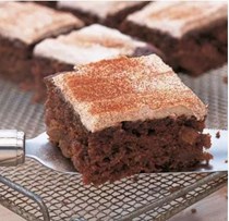 Low-fat moist carrot cake