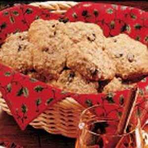Low-fat oatmeal raisin cookies