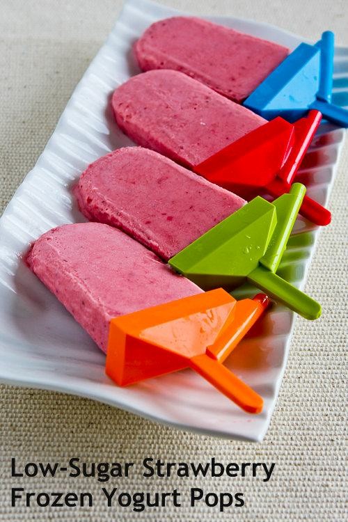 Low-sugar fat-free strawberry frozen yogurt pops