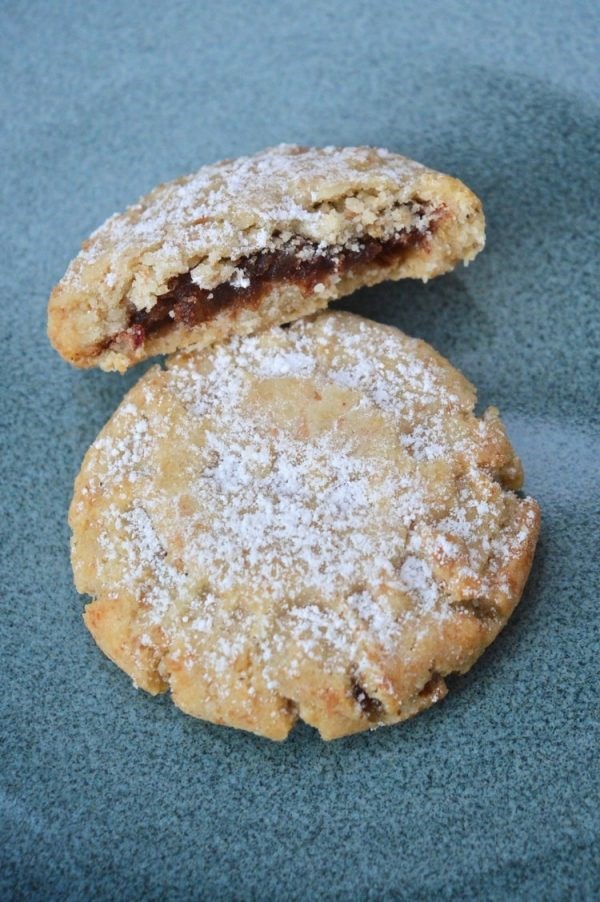 Maamoul with two different fillings