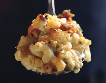 Mac and cheese with Buffalo chicken