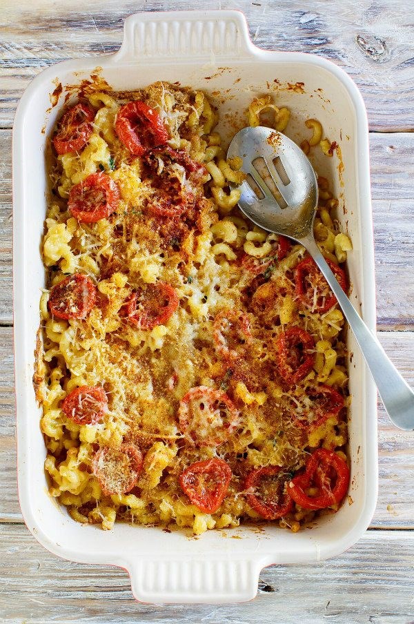 Mac and cheese with roasted tomatoes