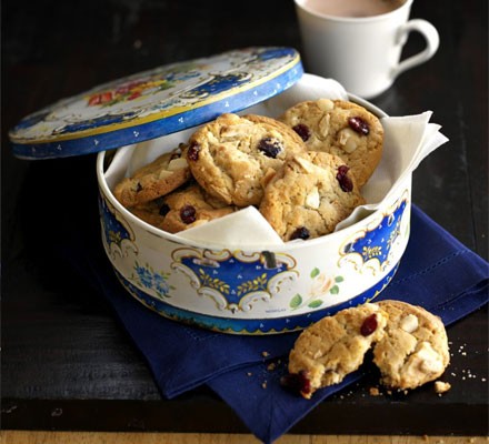 Macadamia and cranberry American cookies