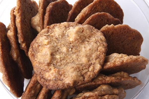 Macadamia ginger crunch drops