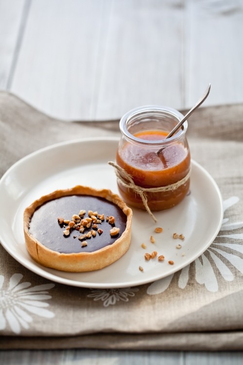Macadamia, milk jam and chocolate tarts