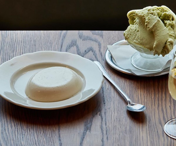 Macadamia panna cotta