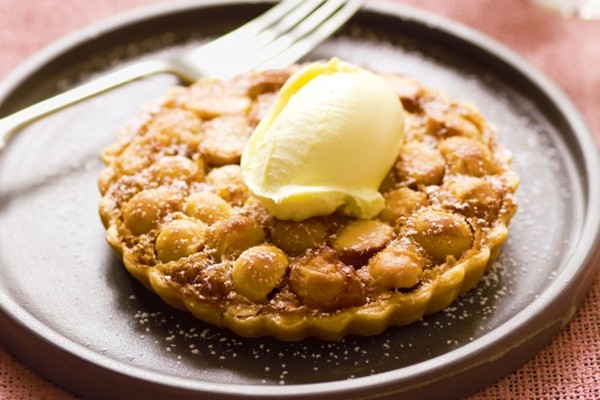 Macadamia tarts