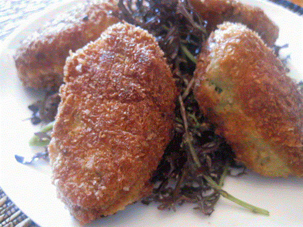 Macanese bacalau (Zhá mǎjièxīu qíu / 炸馬介休球)