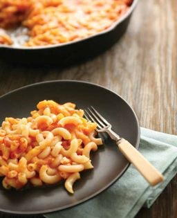 Macaroni and cheese a la Mexicana (Macarrones con queso)