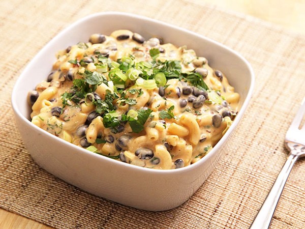 Macaroni and cheese with black beans and chipotle