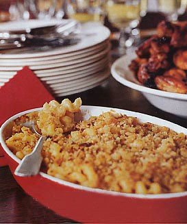 Macaroni and cheese with garlic bread crumbs - plain and chipotle