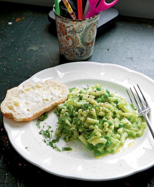 Macaroni peas