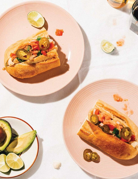 Macaw sandwiches (Tortas guacamayas)