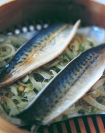 Mackerel steamed with slivers of fennel 