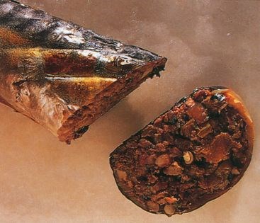 Mackerel stuffed with nuts and spices (Uskumru dolmasi)