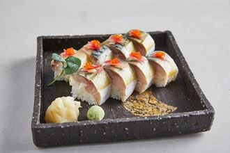 Mackerel sushi wrapped in kombu (Sabazushi)