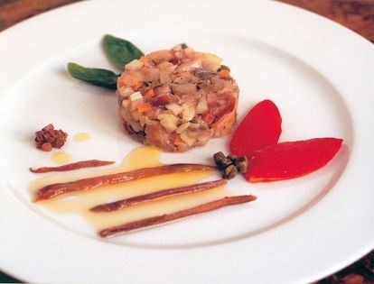 Mackerel tartare in anchovy oil (Tartare de maquereaux et anchois à l'huile)