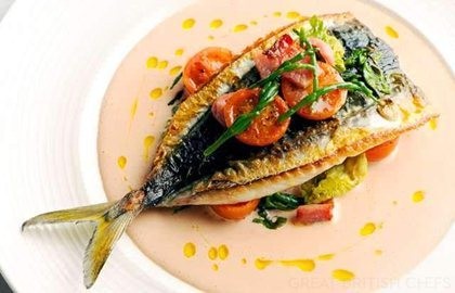 Mackerel, tomato and samphire salad