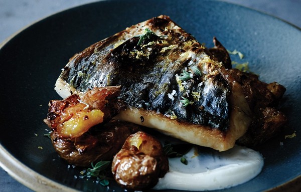 Mackerel with crushed potatoes and oregano