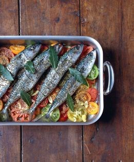 Mackerel with tomatoes