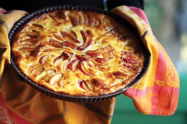 Madame's peaches and cream tart (La tarte de Madame aux pêches et à la crème)