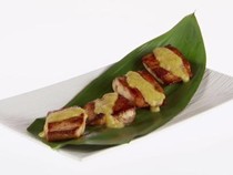 Mahimahi with mango-vanilla sauce