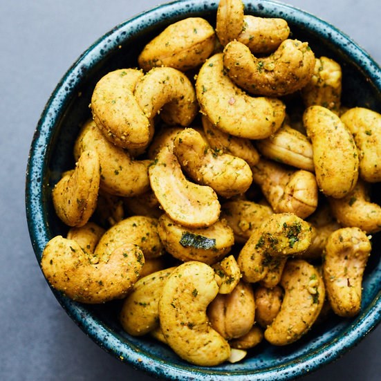 Make-ahead Port and black pepper gravy