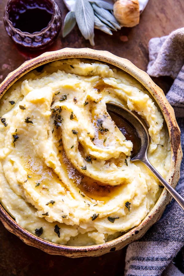 Make ahead roasted garlic mashed potatoes