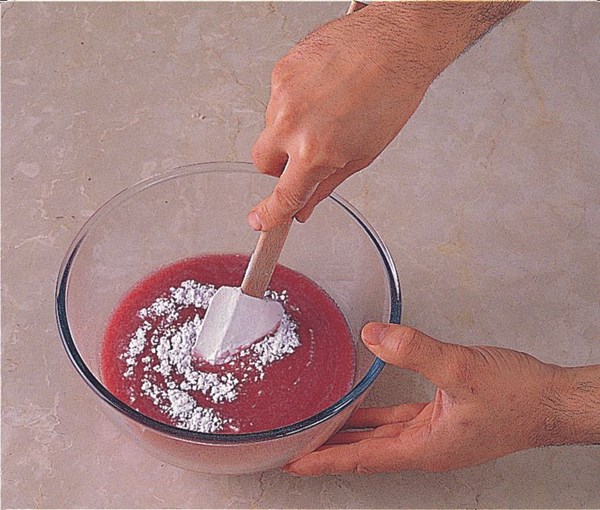 Making a berry coulis