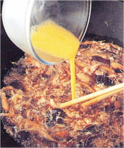 Making a Chinese-style soup