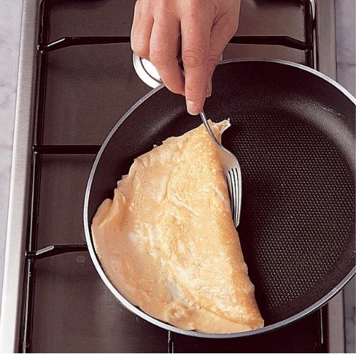 Making a folded omelette