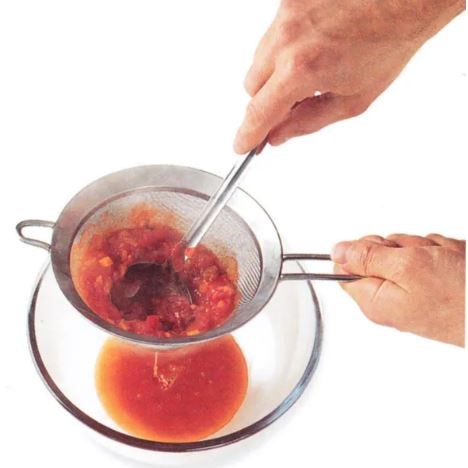 Making a tomato sauce