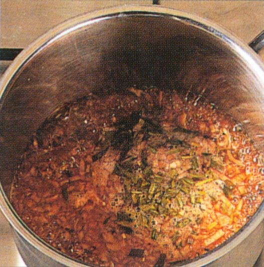 Making Béarnaise sauce