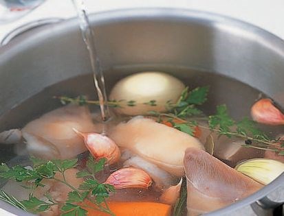 Making calf’s foot jelly