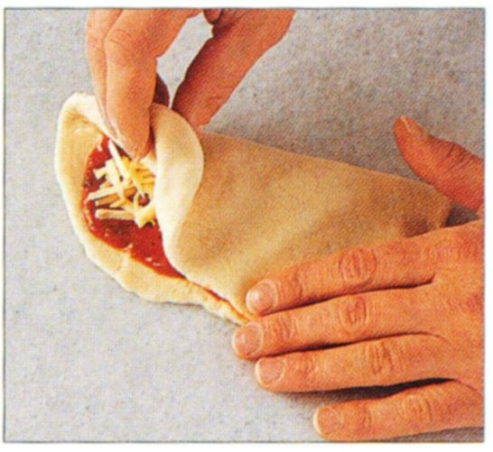 Making calzone