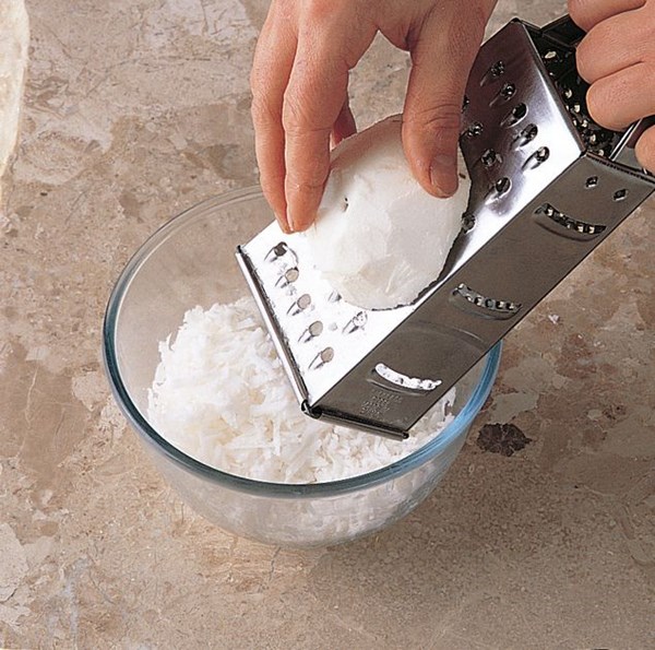 Making coconut milk