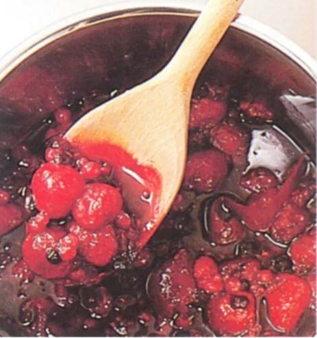 Making fruit compotes