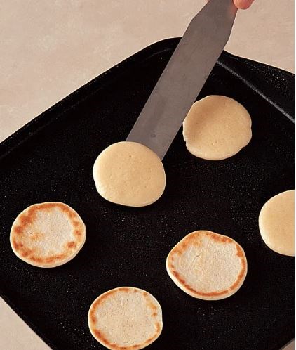 Making griddle pancakes