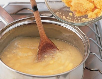 Making mamaliga