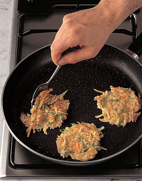 Making vegetable fritters