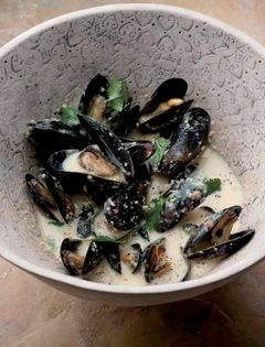 Malay yellow mussel curry