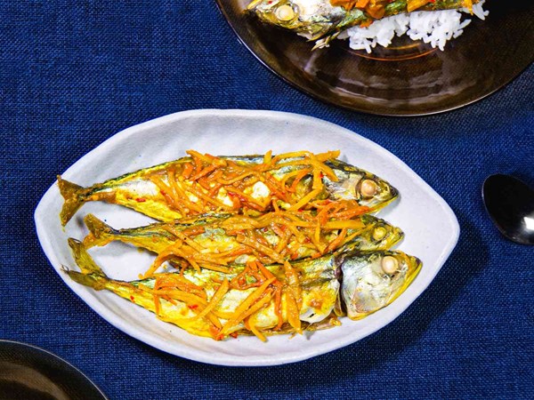 Malaysian braised fish with sour fruit (Pinarasakan)