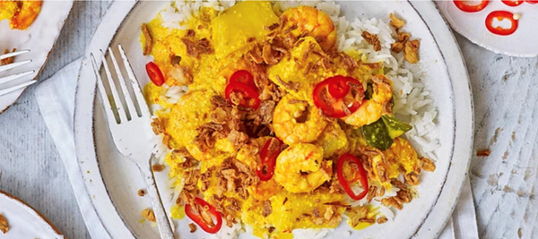 Malaysian prawn and pineapple curry with crispy onions