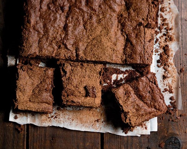 Malbec fig brownies