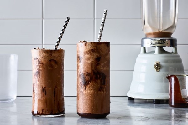 Malted black & white milkshake