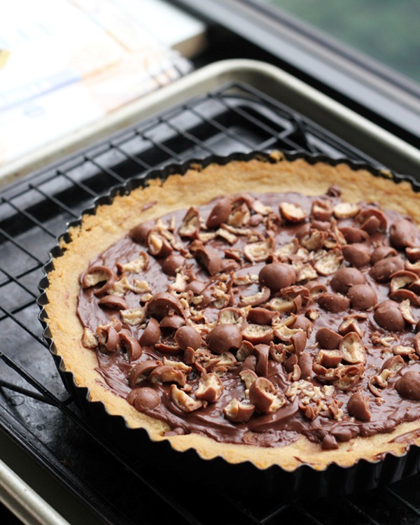 Malted milk cookie tart