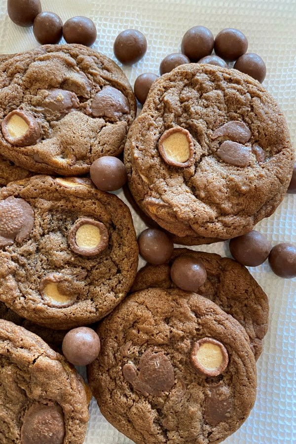 Malted milk cookies